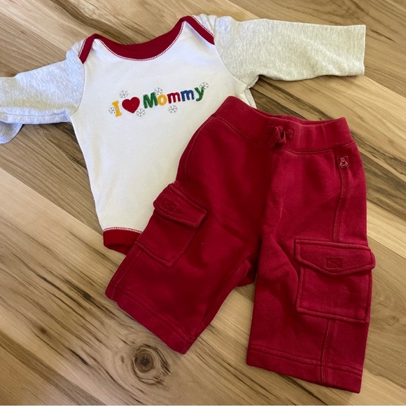 Baby Gap I Love my Mommy Long Sleeve Silver Snowflakes and Colorful Lett… - Picture 1 of 13